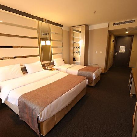Reform Hotel Van Exterior photo